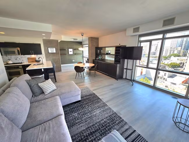 800 The Mark Ln San Diego, CA 92101 photo 2