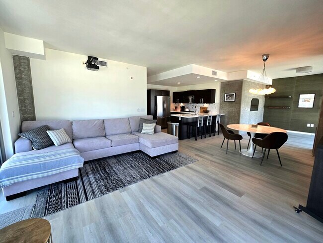 800 The Mark Ln San Diego, CA 92101 photo 3