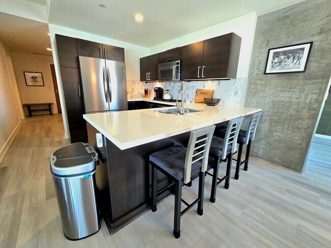 800 The Mark Ln San Diego, CA 92101 photo 5