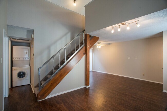 2810 Nueces St Austin, TX 78705 photo 4
