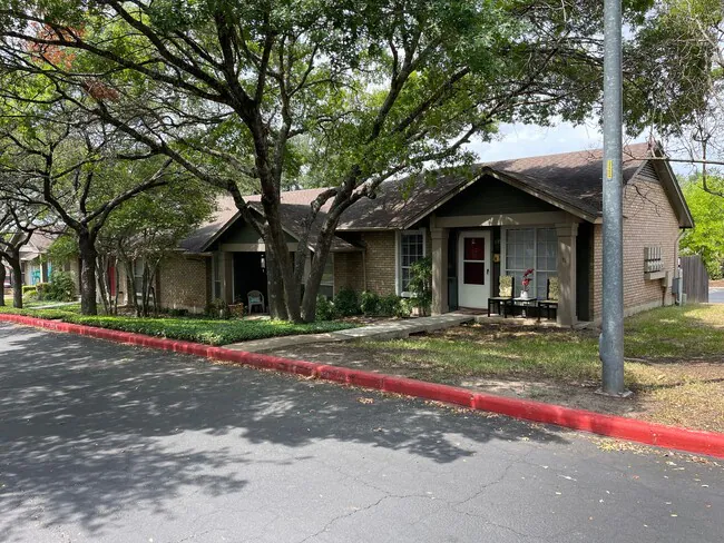 1015 E Yager Ln Austin, TX 78753 photo 5