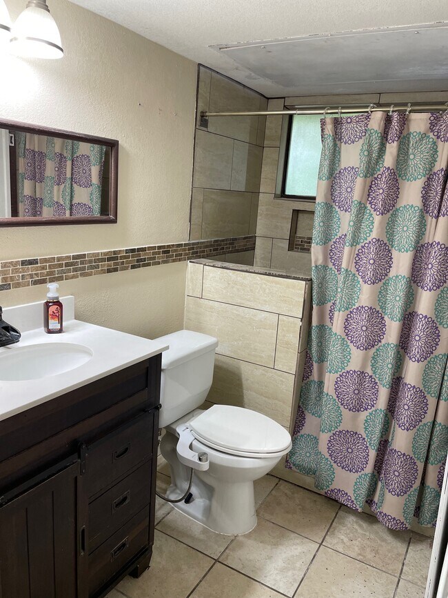 1015 E Yager Ln Austin, TX 78753 photo 4