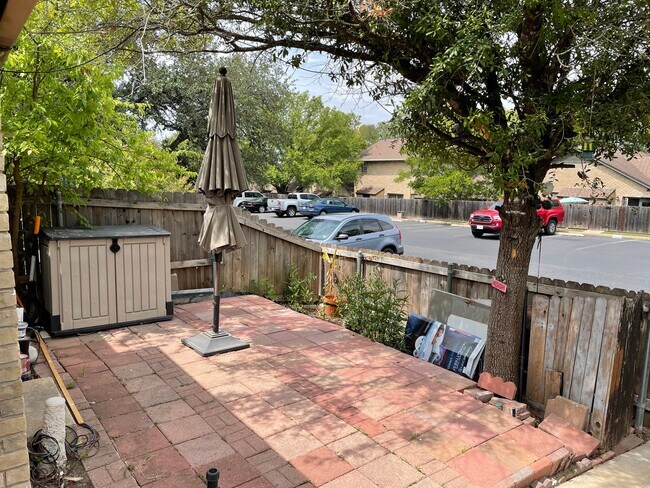 1015 E Yager Ln Austin, TX 78753 photo 3
