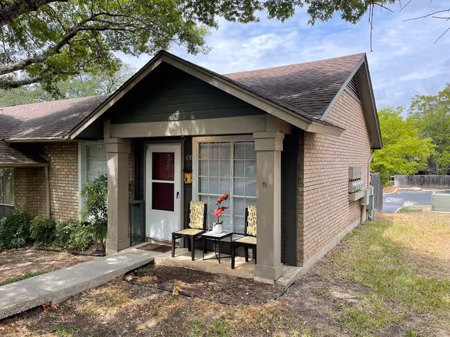 1015 E Yager Ln Austin, TX 78753 photo 2