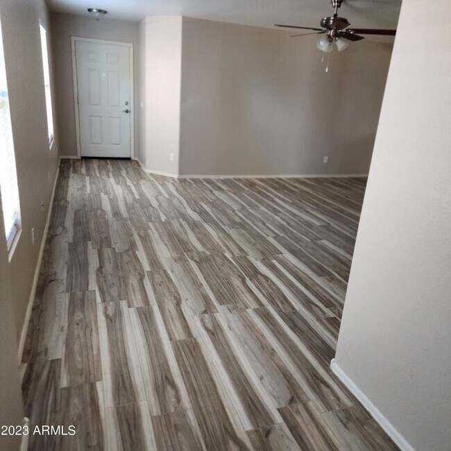 15864 W Evans Dr Surprise, AZ 85379 photo 3