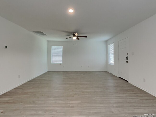 10246 Devon Wheel St San Antonio, TX 78254 photo 5