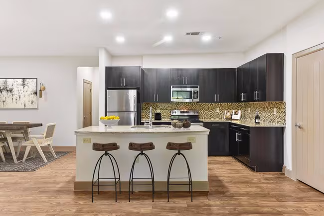 Lakeline East Apartments photo 4