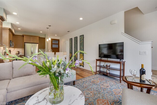 1655 2nd St Napa, CA 94559 photo 3