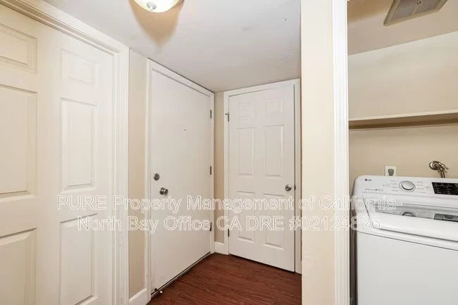 42 Redwood Ct Santa Rosa, CA 95409 photo 2