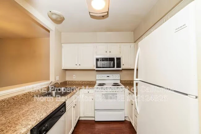 42 Redwood Ct Santa Rosa, CA 95409 photo 3