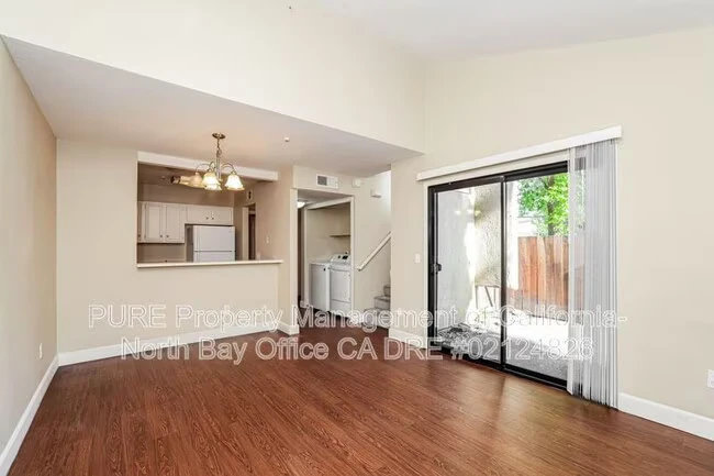 42 Redwood Ct Santa Rosa, CA 95409 photo 5