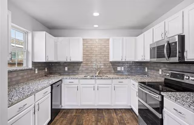 1851 Homeland St Dallas, TX 75212 photo 2