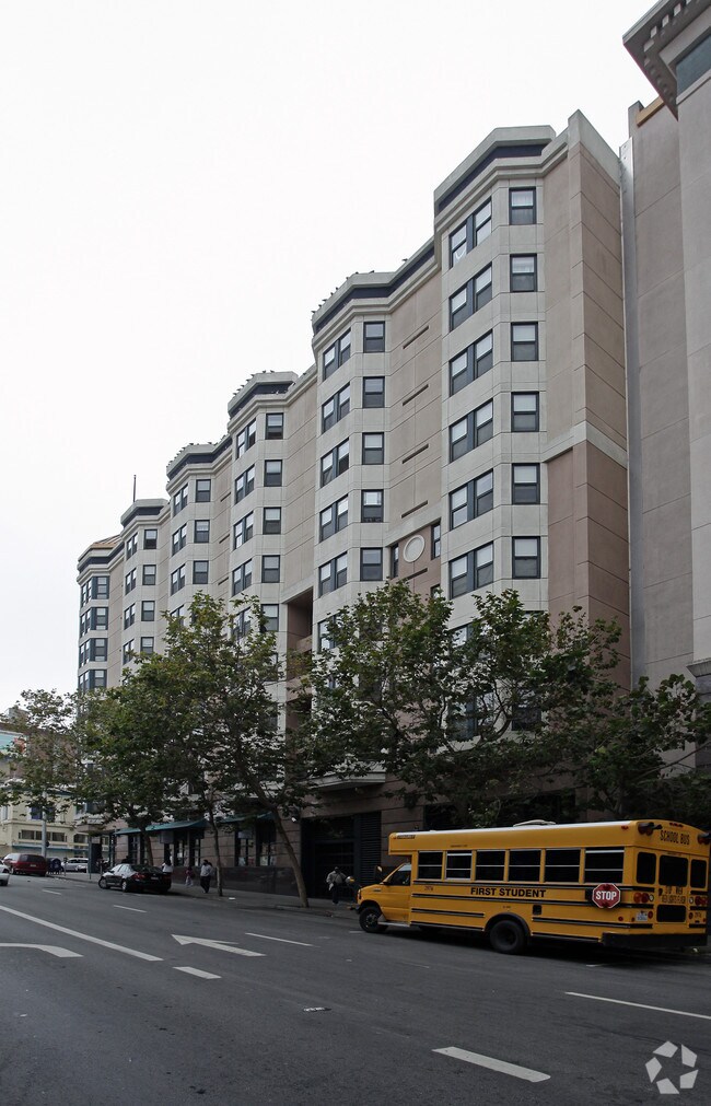 1BR/1BA Apartment on Jones Street · San Francisco photo 3