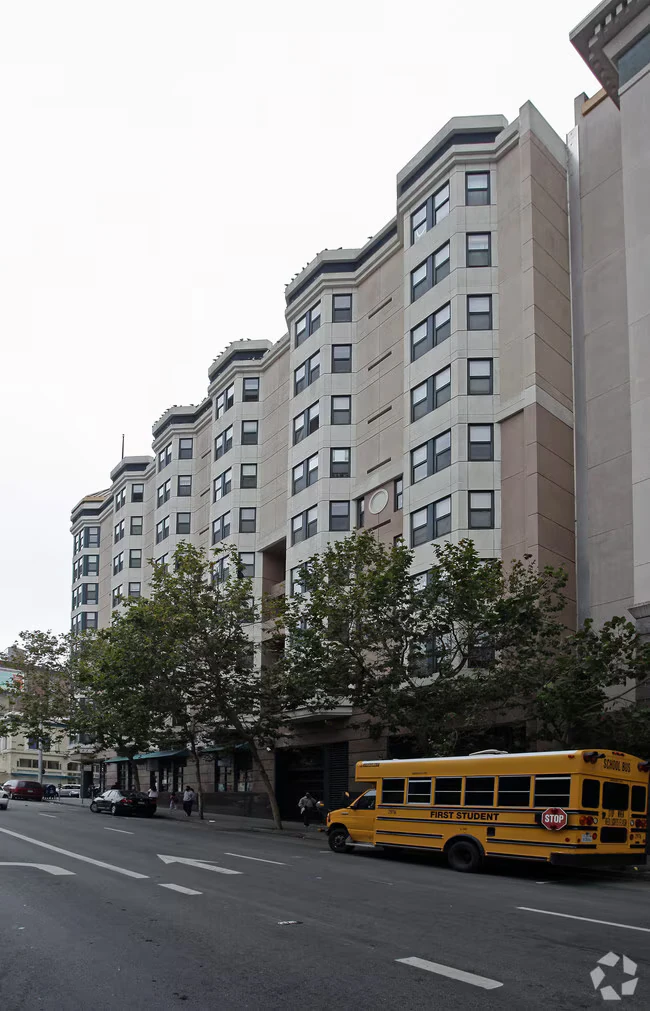 1BR/1BA Apartment on Jones Street · San Francisco photo 3