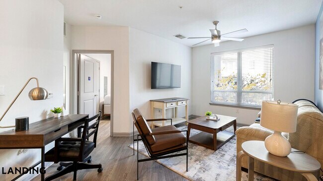1001 S Center St Arlington, TX 76010 photo 4