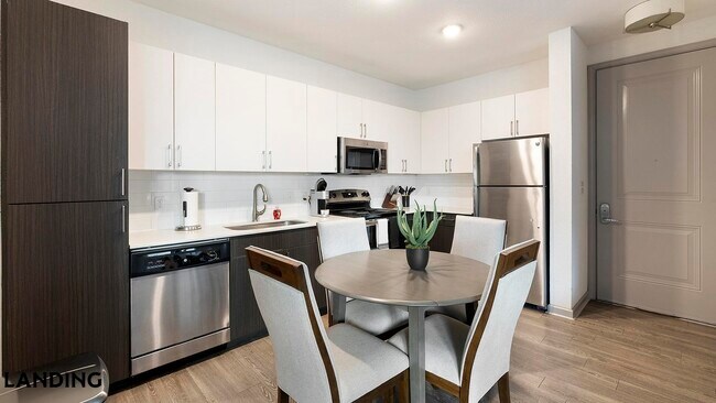 1001 S Center St Arlington, TX 76010 photo 5