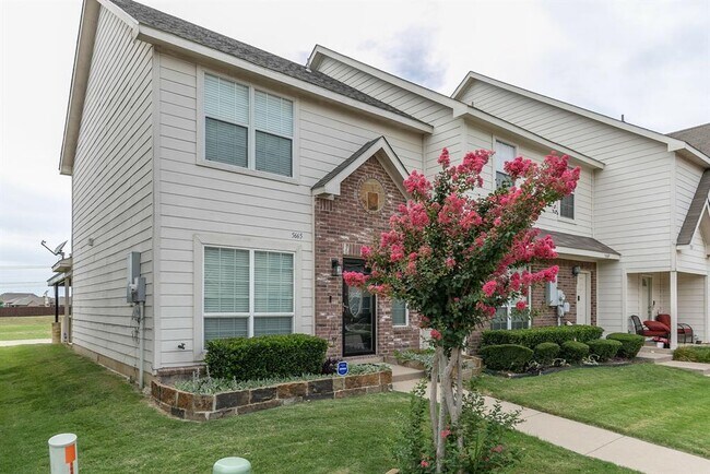 5665 Giddyup Lane, Fort Worth, TX 76179 photo 2