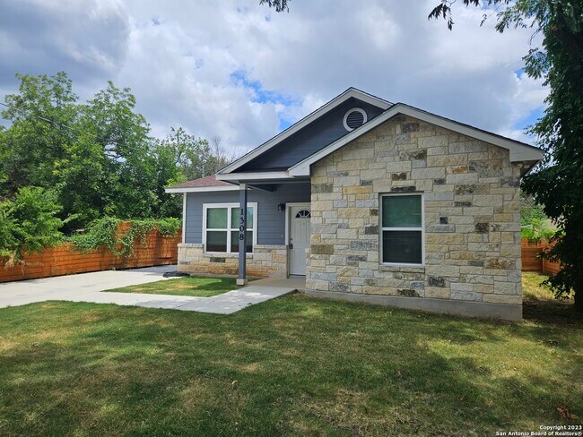 1308 Aransas Ave San Antonio, TX 78210 photo 2