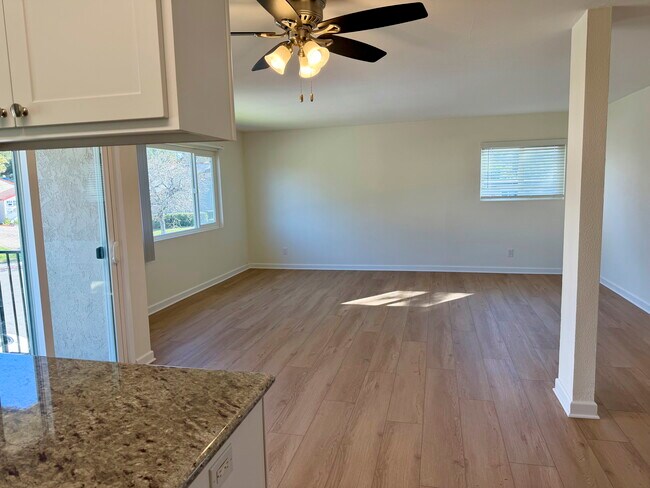 247 Alestar St Vista, CA 92084 photo 3