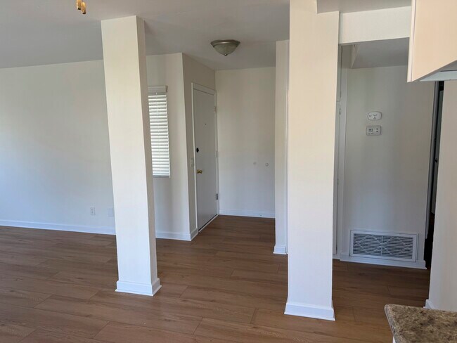 247 Alestar St Vista, CA 92084 photo 5