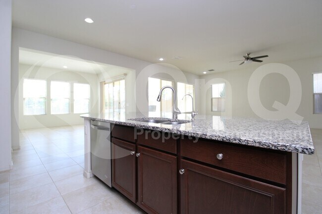 1863 E Canyon Way Chandler, AZ 85249 photo 5