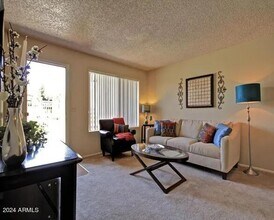 8344 N 67th Ave Glendale, AZ 85302 photo 3