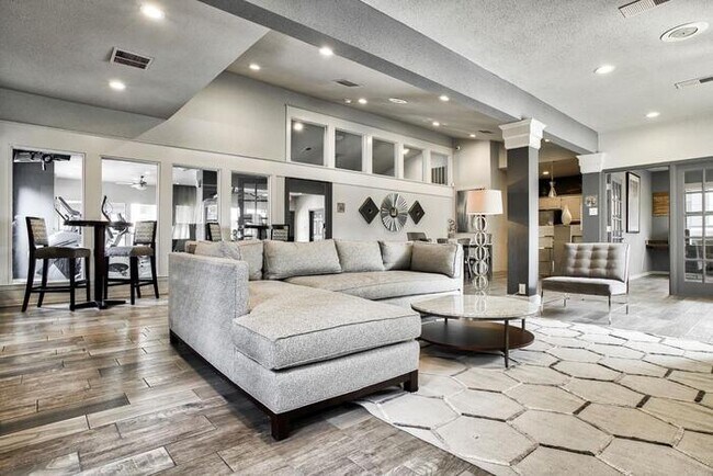 1290 Hidden Ridge Irving, TX 75038 photo 5
