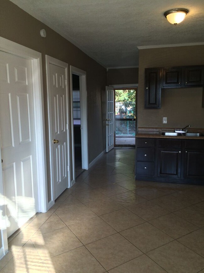203 Gorman San Antonio, TX 78202 photo 3