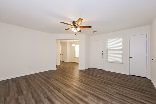 10701 Many Oaks Drive, Fort Worth, TX 76140 photo 3