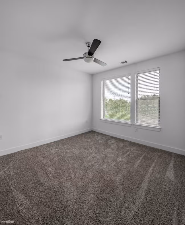 700 E Whitestone Blvd Cedar Park, TX 78613 photo 3