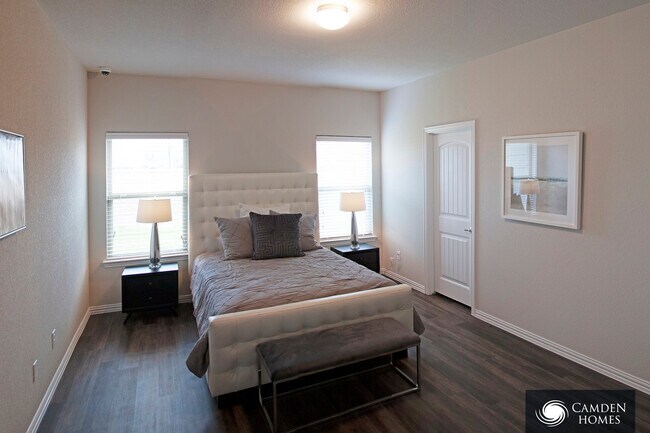217 Village Dr Red Oak, TX 75154 photo 5