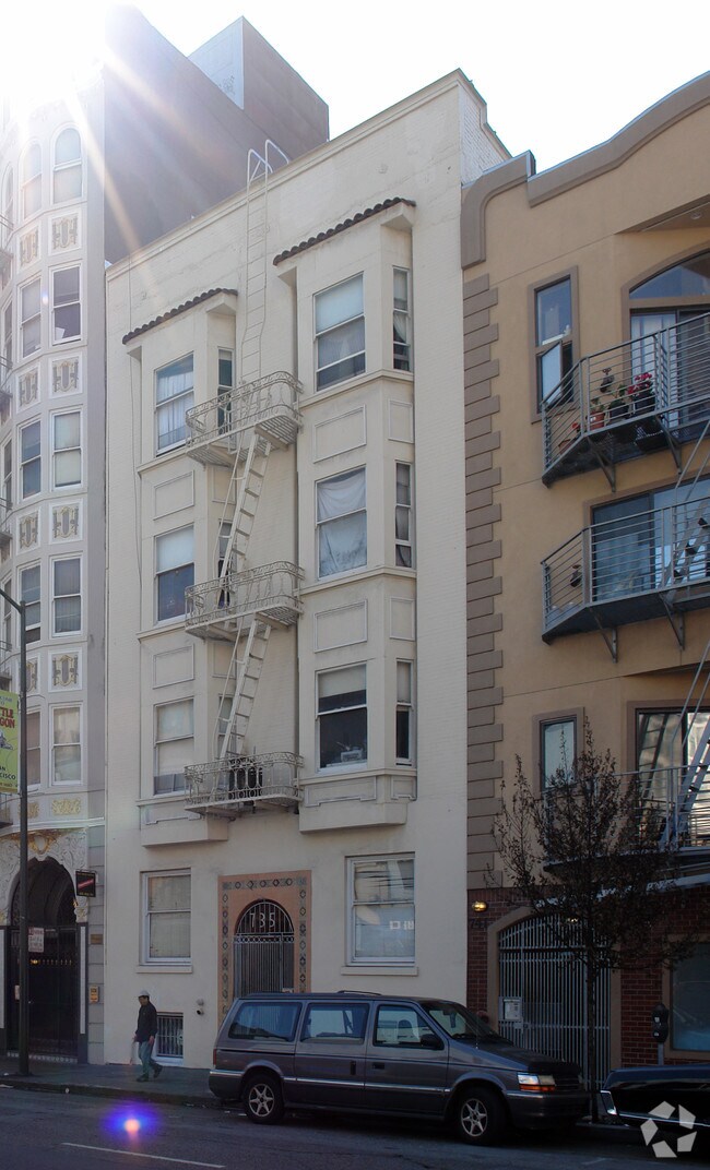 Gough Apartments photo 2