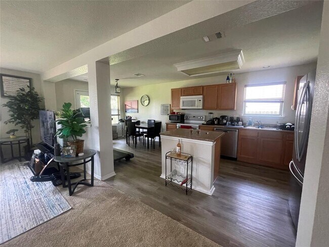 120 Clover Cove Kyle, TX 78640 photo 5