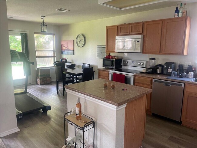 120 Clover Cove Kyle, TX 78640 photo 4