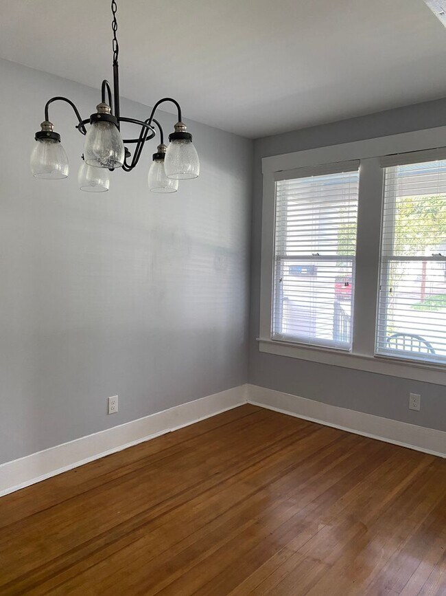 318 E Park Ave San Antonio, TX 78212 photo 4