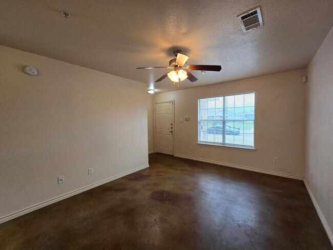1305 Cavalry Ln Killeen, TX 76549 photo 5