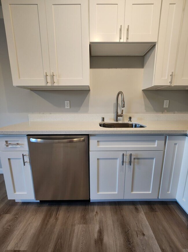 7626 Pacific Ave Tacoma, WA 98408 photo 3