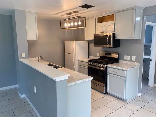 8113 Lalew Cove Austin, TX 78747 photo 4
