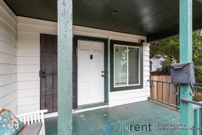 3404 Delaware St photo 4