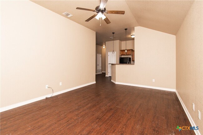 401 Sladecek Dr Killeen, TX 76542 photo 3