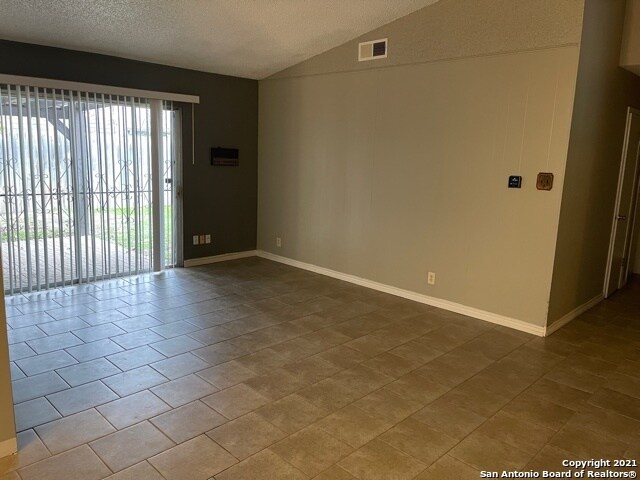 6614 Cedar Hill San Antonio, TX 78238 photo 4