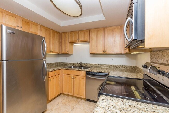 Citrus Court Apartments photo 2
