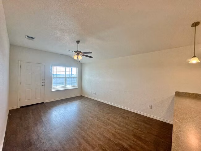 913 Lasso Dr Killeen, TX 76543 photo 5