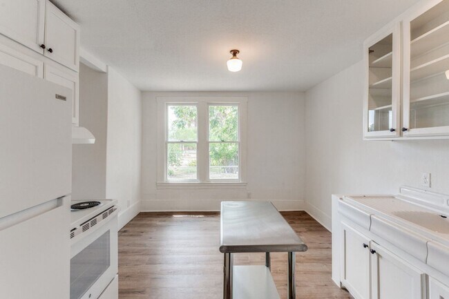 417 Paschal St San Antonio, TX 78212 photo 5