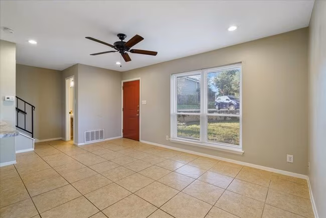 1703 Coronado Hills Dr Austin, TX 78752 photo 5