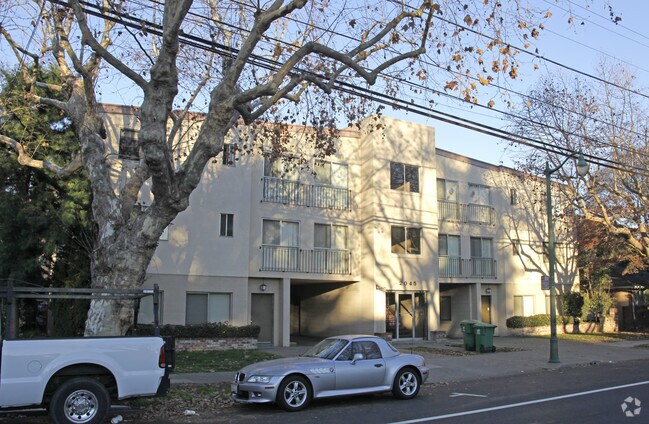 Central Avenue Apartments photo 3