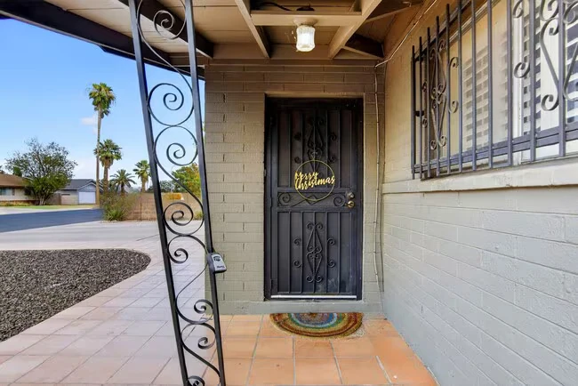 123 E Erie Dr Tempe, AZ 85282 photo 3
