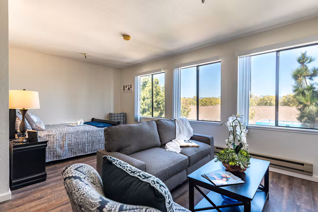 San Leandro Senior Living photo 4