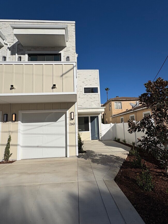 260 Donax Ave Imperial Beach, CA 91932 photo 2