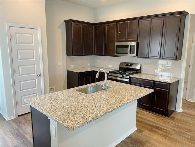6409 Wolf Pack Dr Pflugerville, TX 78660 photo 3